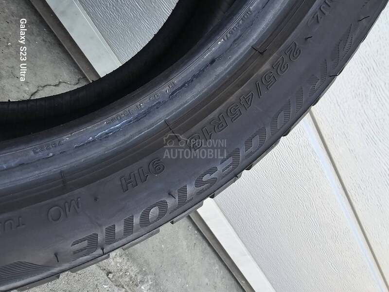 Bridgestone 225/45 R18 Zimska