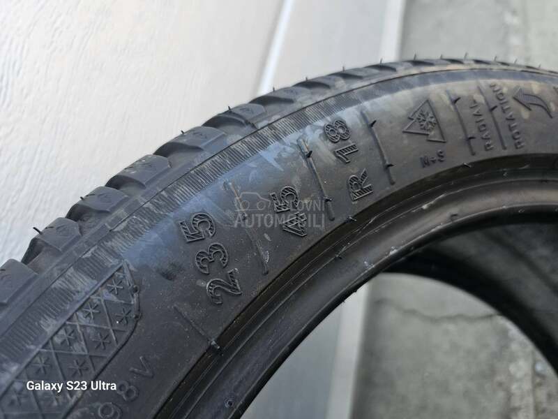 Kleber 235/45 R18 Zimska