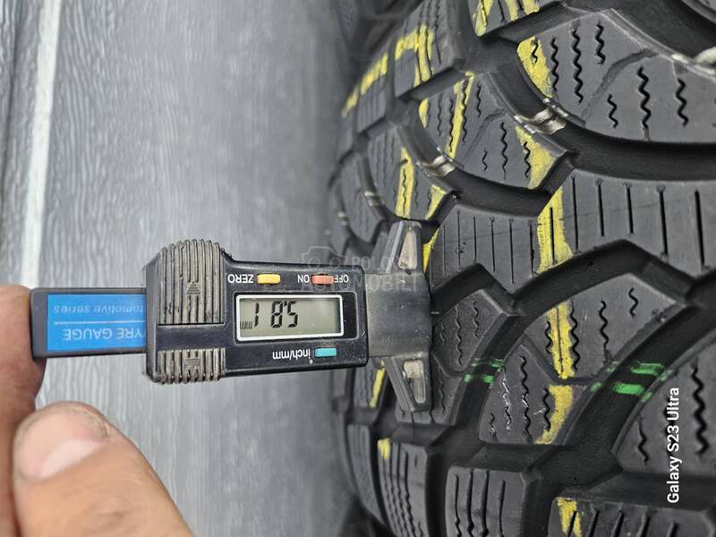Bridgestone 235/60 R17 Zimska