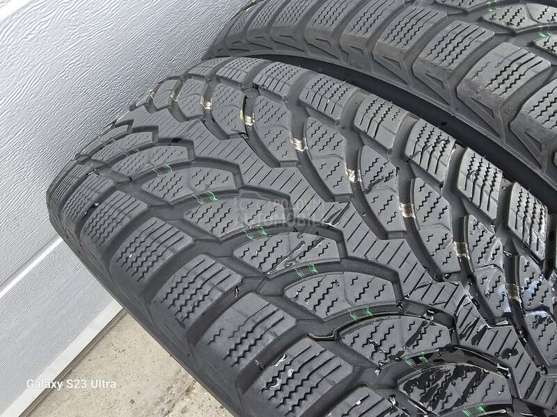 Bridgestone 235/60 R17 Zimska