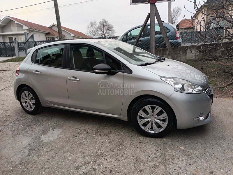 Peugeot 208 1.0//V L A S N I K