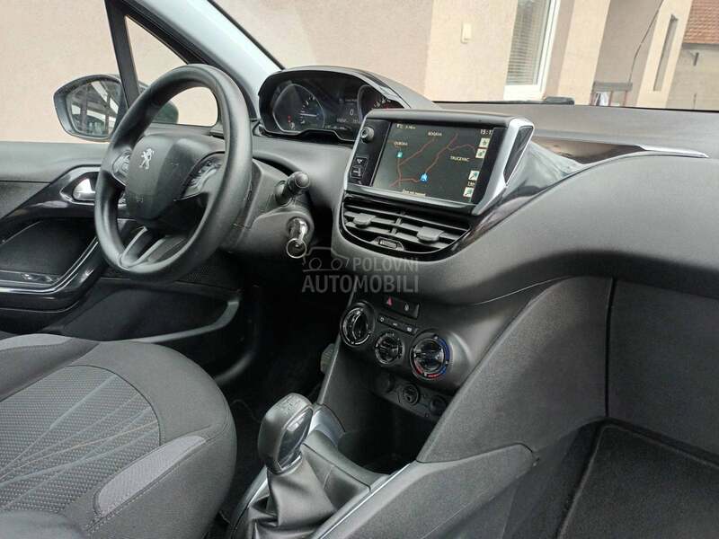 Peugeot 208 1.0//V L A S N I K