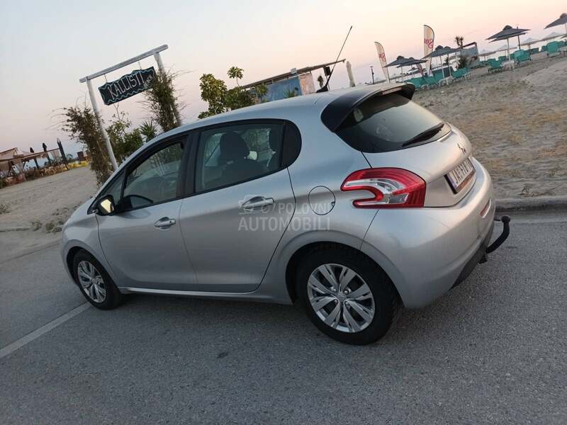 Peugeot 208 1.0//V L A S N I K