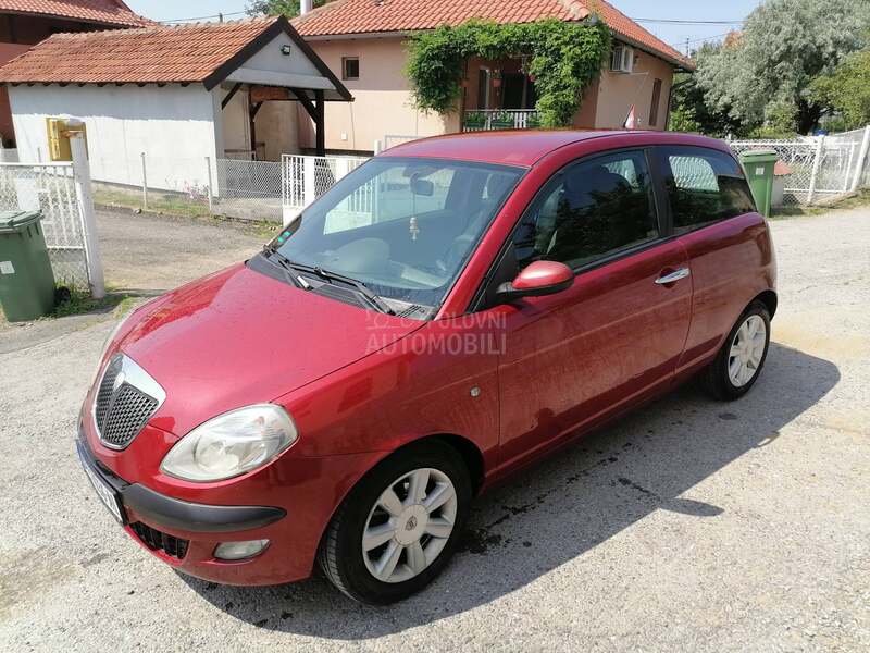 Lancia Ypsilon 