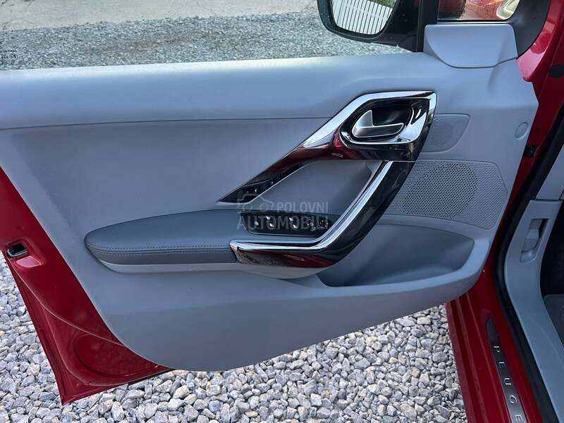 Peugeot 208 F.U.L.L OPREMA