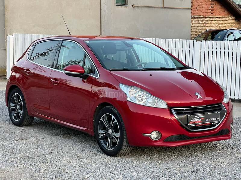 Peugeot 208 F.U.L.L OPREMA