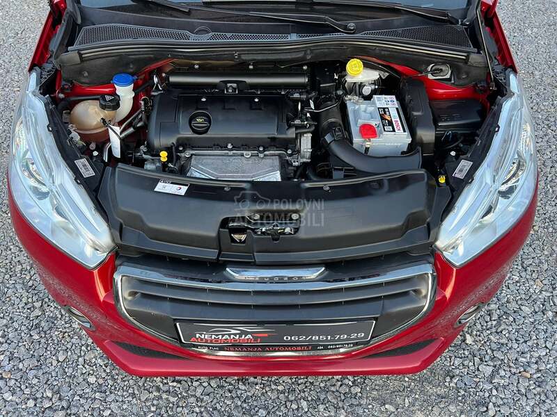 Peugeot 208 F.U.L.L OPREMA