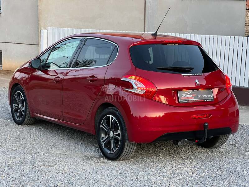 Peugeot 208 F.U.L.L OPREMA
