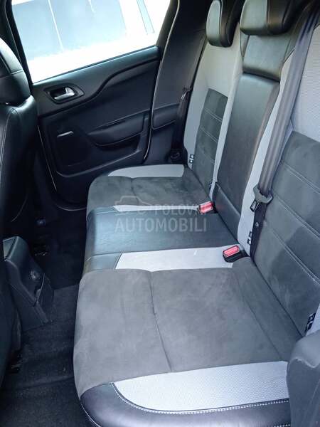 DS 4 