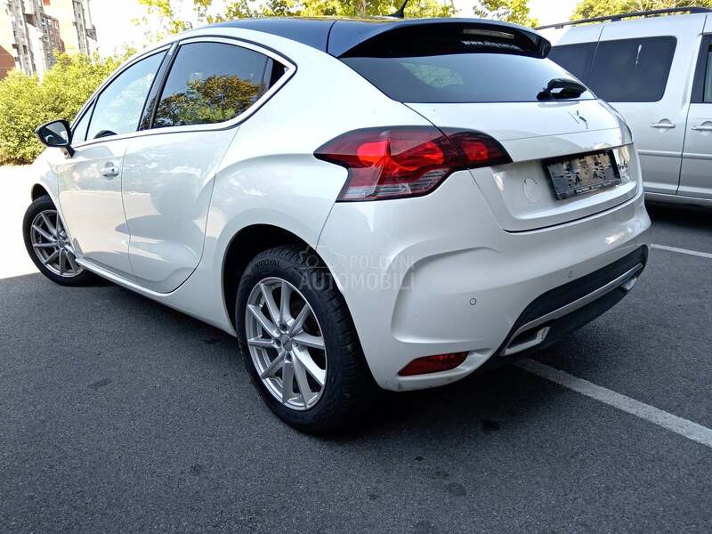 DS 4 