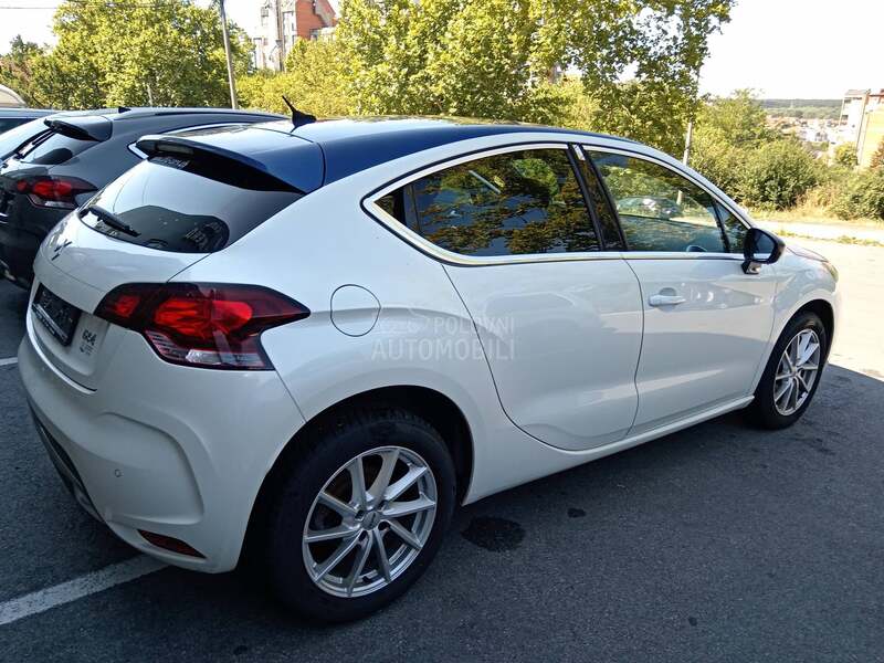 DS 4 