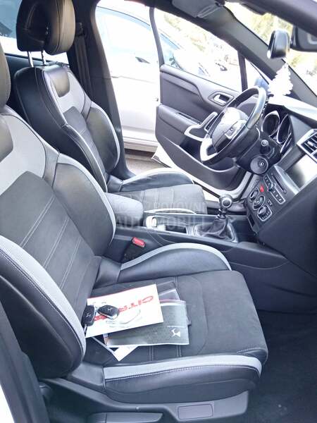 DS 4 