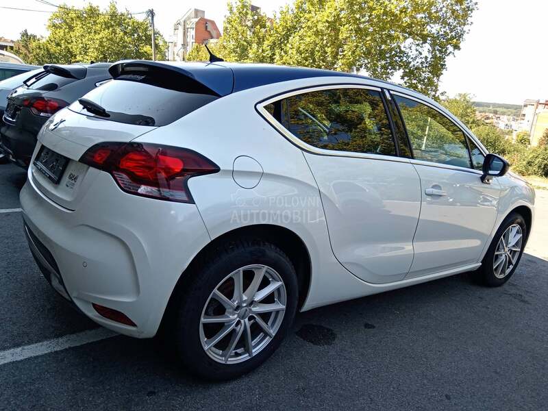 DS 4 