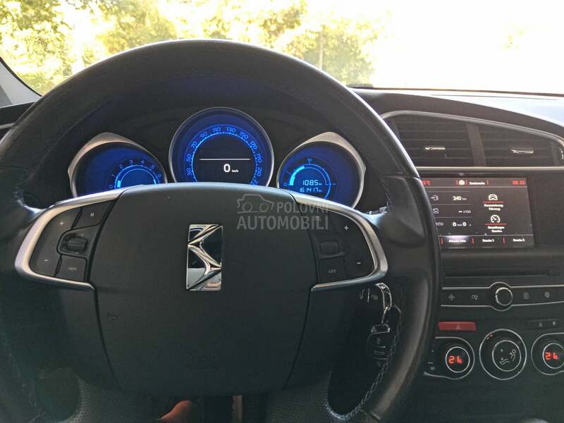 DS 4 