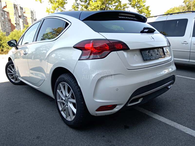DS 4 