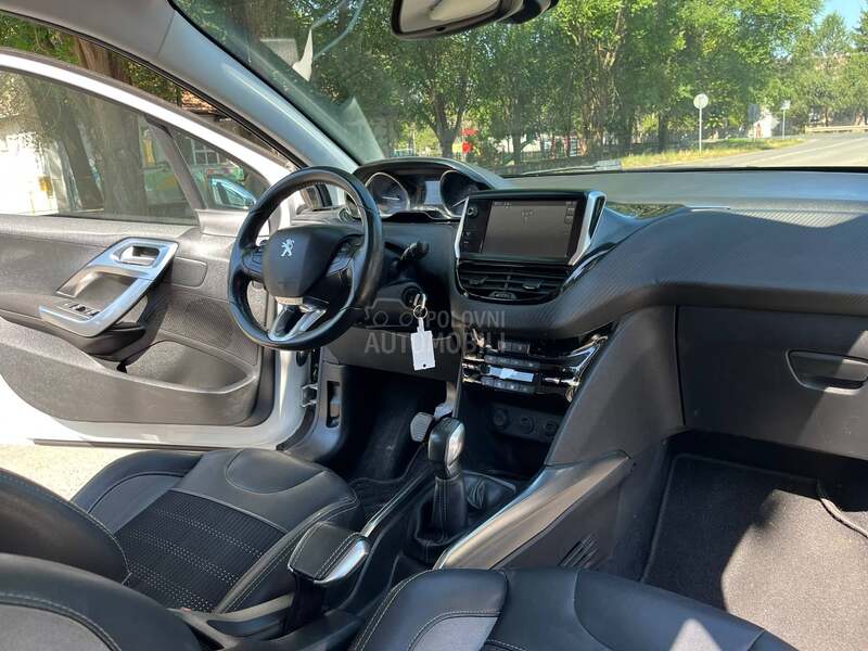 Peugeot 2008 1.6 EHDI ALLURE