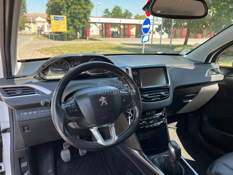 Peugeot 2008 1.6 EHDI ALLURE