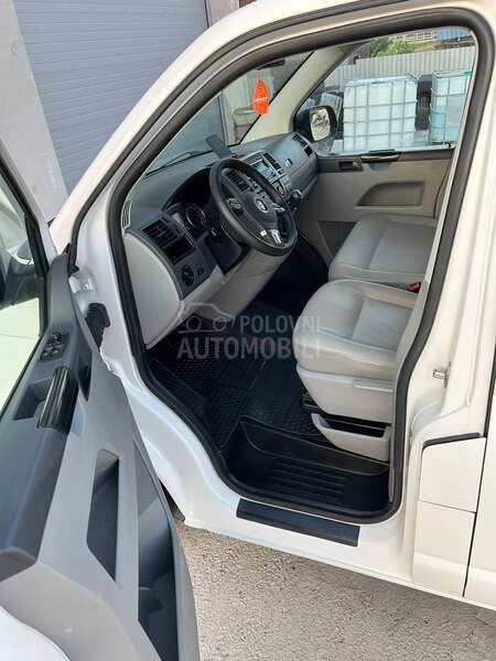 Volkswagen Transporter T5 2.0TDI Long