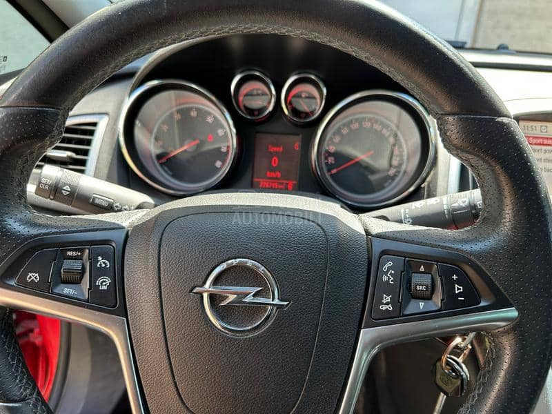 Opel Astra J 1.6 Turbo GTC