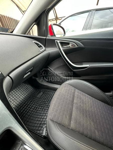 Opel Astra J 1.6 Turbo GTC