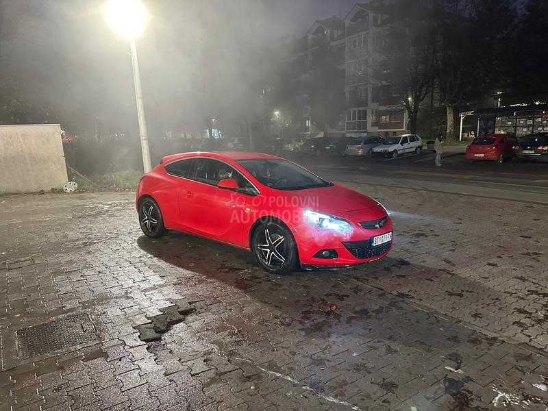 Opel Astra J GTC 1.6 Turbo