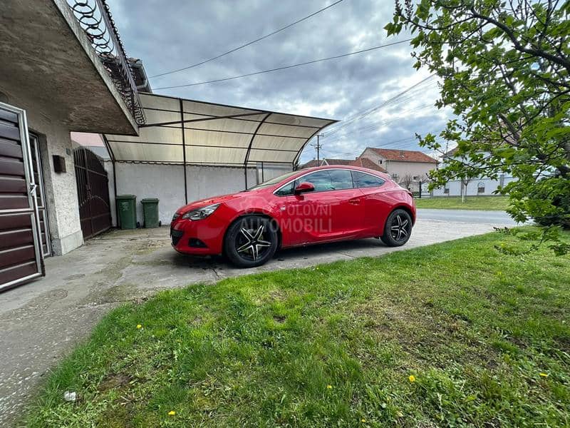 Opel Astra J 1.6 Turbo GTC