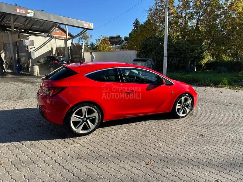 Opel Astra J 1.6 Turbo GTC