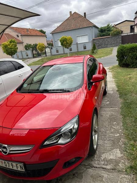 Opel Astra J 1.6 Turbo GTC