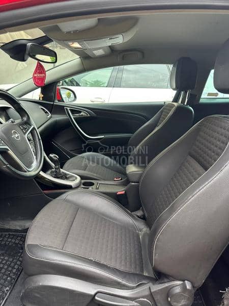 Opel Astra J 1.6 Turbo GTC
