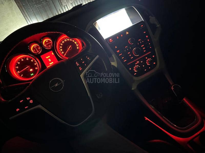 Opel Astra J 1.6 Turbo GTC