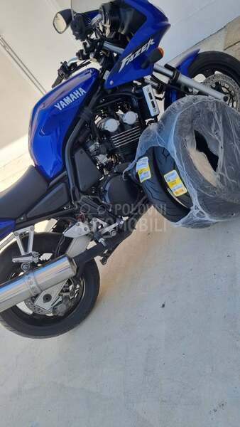 Yamaha FZS 600 Fazer