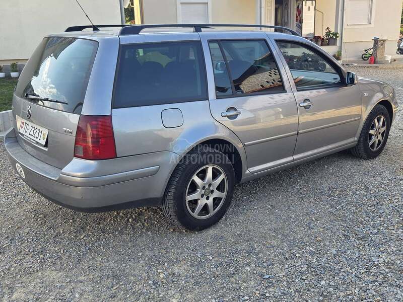 Volkswagen Golf 4 Delovi 2005. god. -  kompletan auto u delovima
