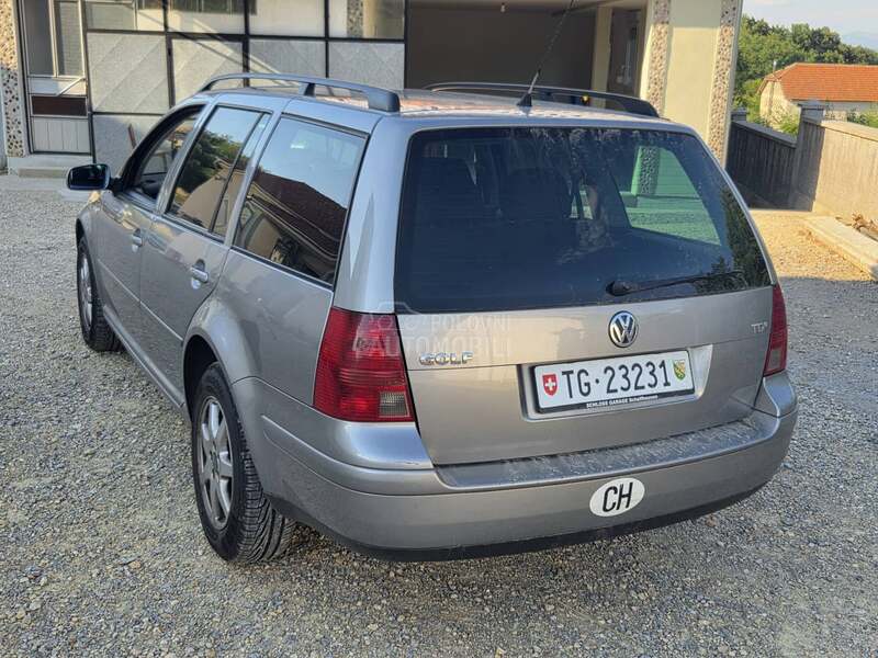 Volkswagen Golf 4 Delovi 2005. god. -  kompletan auto u delovima