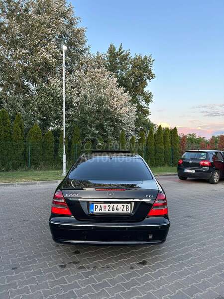 Mercedes Benz E 220 