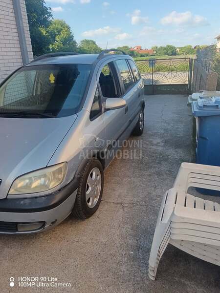 Opel Zafira 