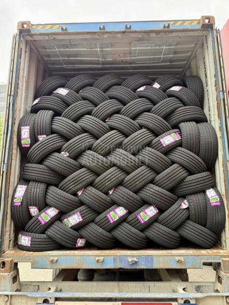 Tourador 225/50 R18 Letnja