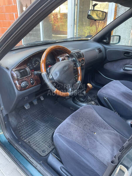 Ford Escort 