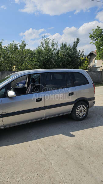 Opel Zafira 