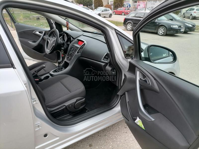 Opel Astra J 1.7 cdti Opel Astra J 1.7 cdti