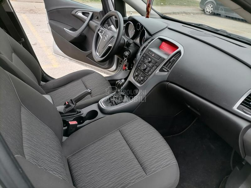Opel Astra J 1.7 cdti Opel Astra J 1.7 cdti