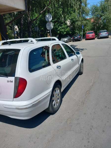 Lancia Lybra 1.9 JTD
