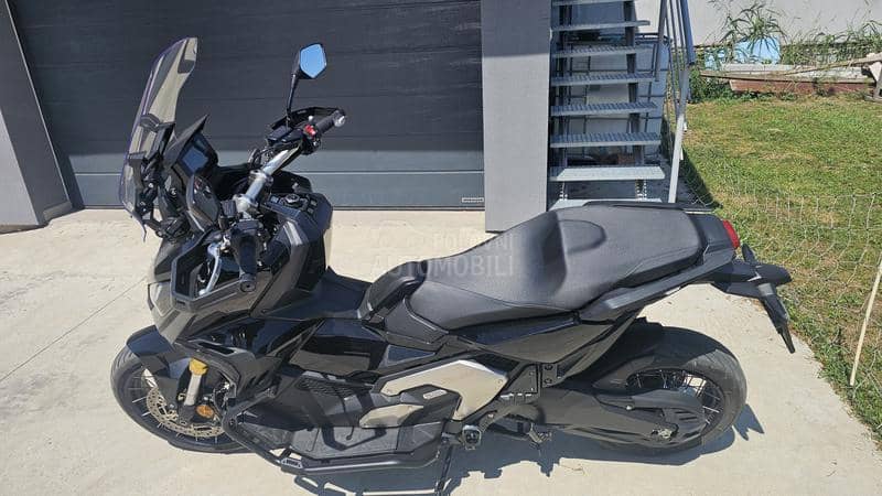 Honda x adv 750
