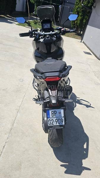 Honda x adv 750