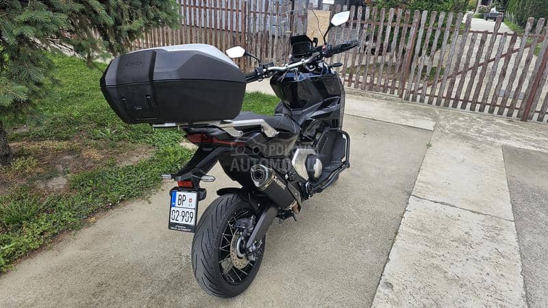 Honda x adv 750