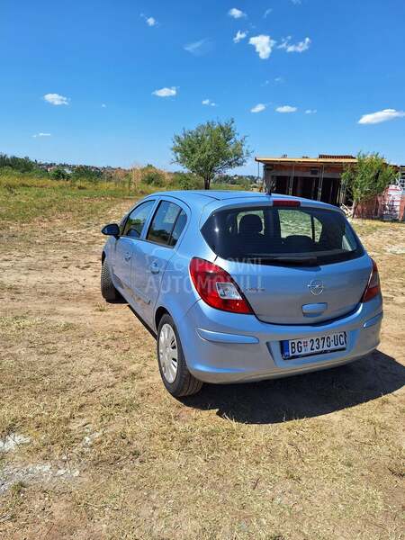 Opel Corsa D VLASNICA PRAVA KM