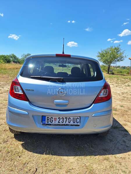 Opel Corsa D VLASNICA PRAVA KM