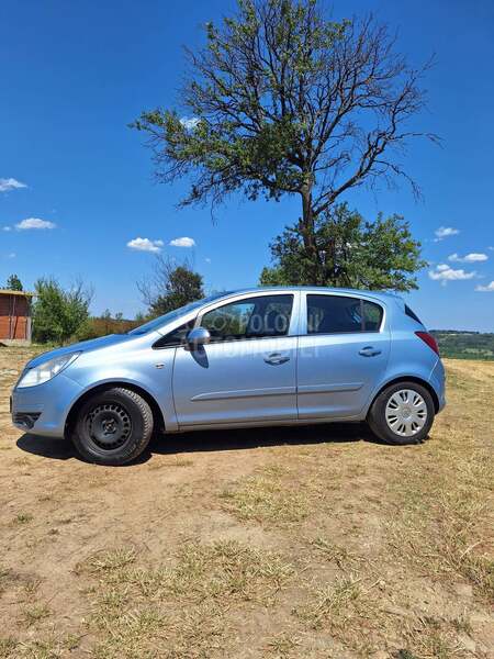 Opel Corsa D VLASNICA PRAVA KM
