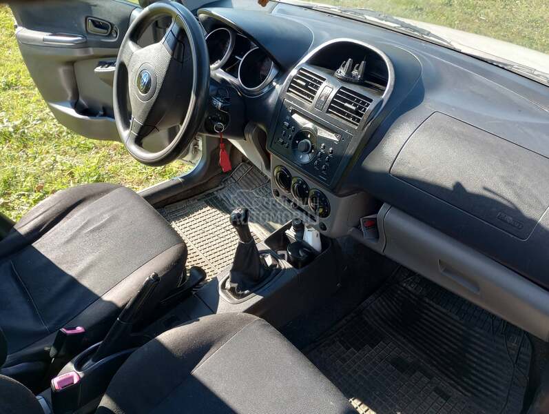 Subaru Justy 