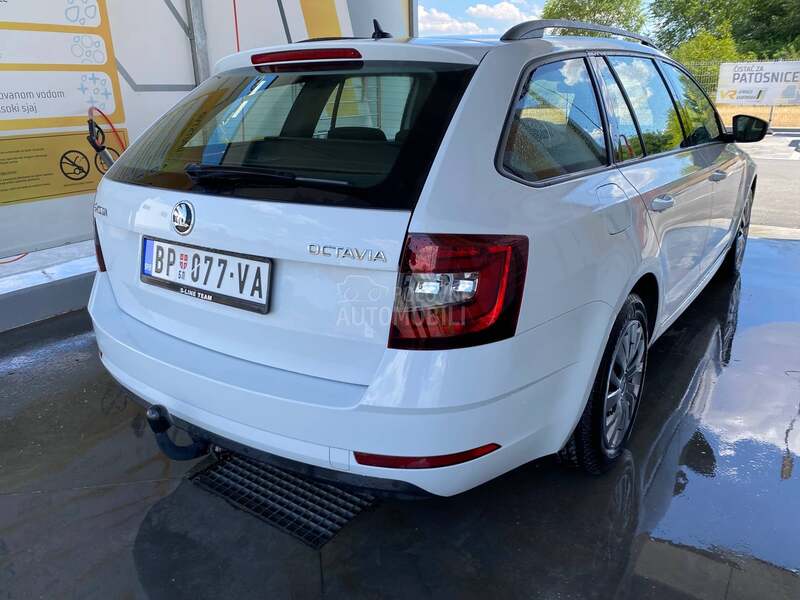 Škoda Octavia 1.6 TDI/NAV/PANO