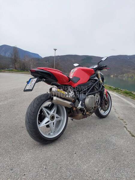 MV Agusta Brutale 910